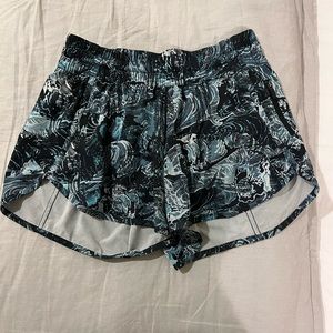 lululemon tracker shorts